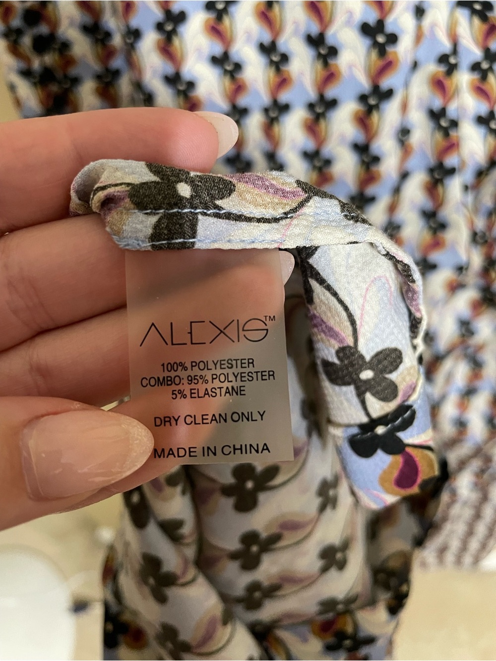 Alexis Yarra printed long sleeve tie front jumpsuit size small - Picture 8 of 8